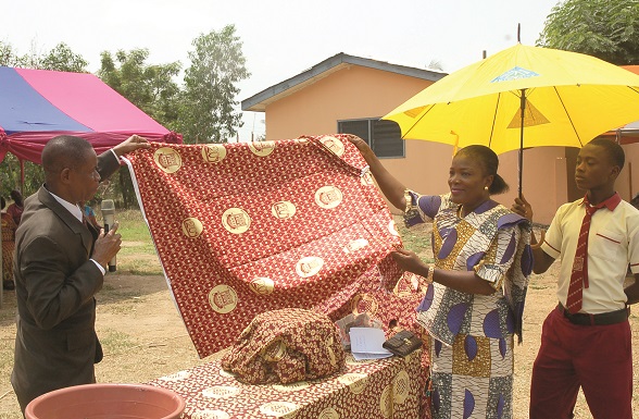 The anniversary cloth being unveiled